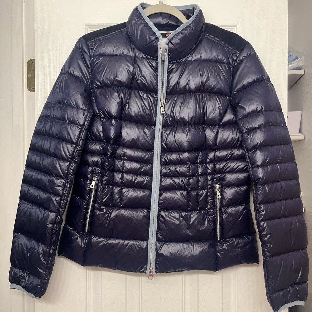 Women navy puffer jacket. French brand Sym. Size medium. Never worn